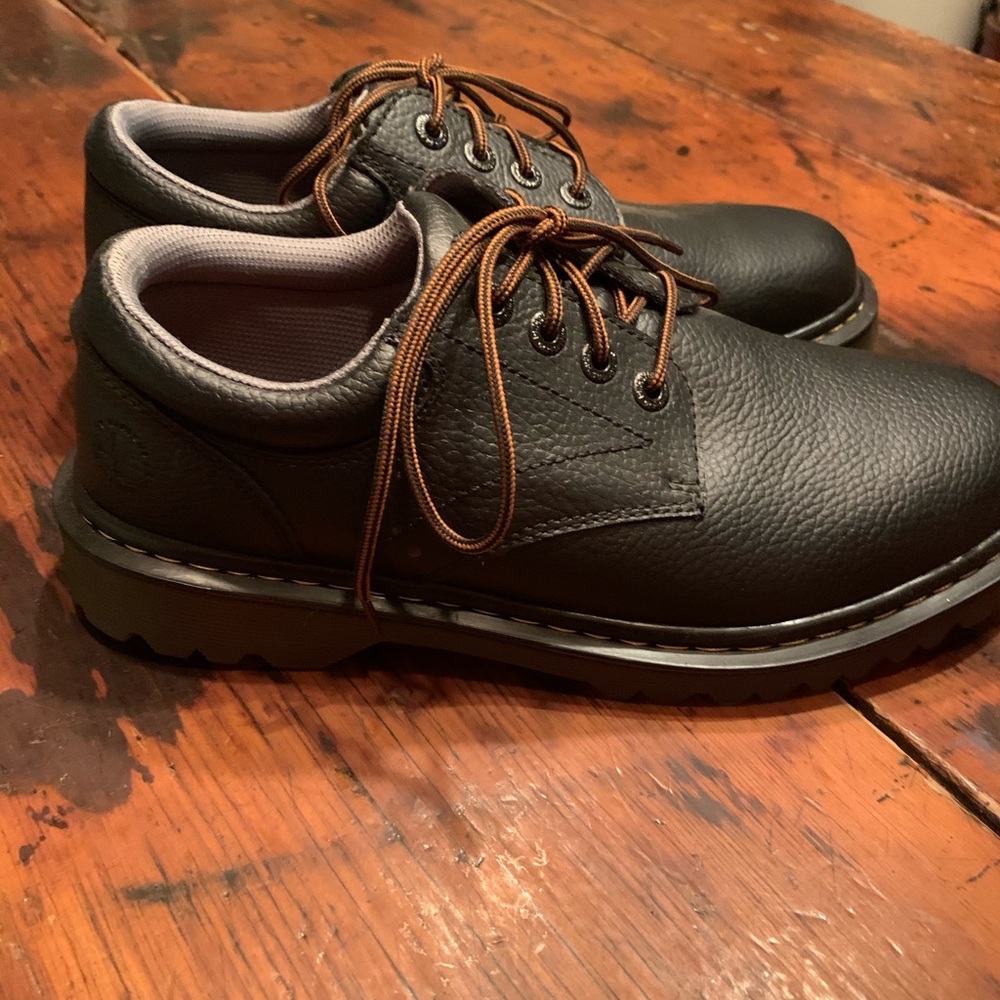 Dr. Martens Ashfeld Size 10-11